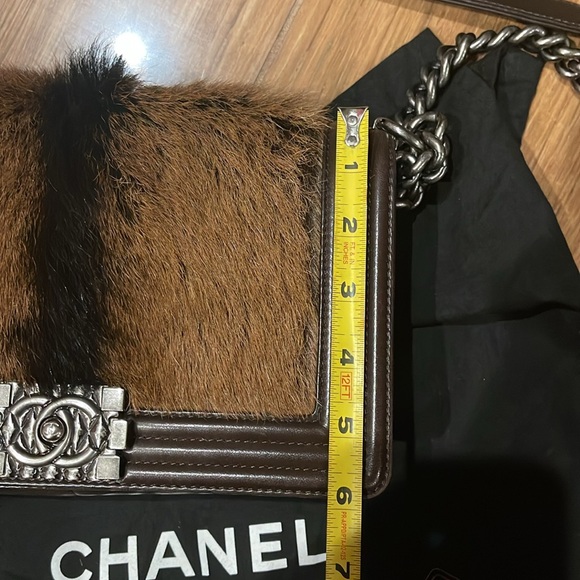 Hardly used Chanel Paris-Edinburgh Celtic Goat Fur Medium Boy Bag - Picture 16 of 17